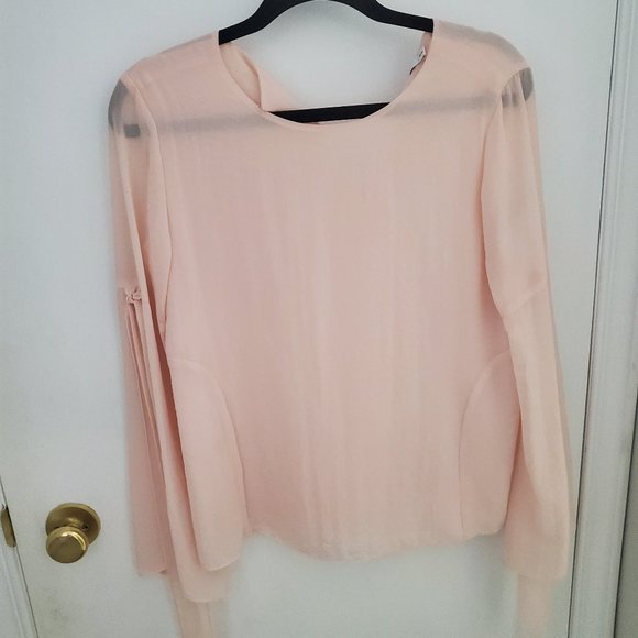 Reitmans Tops - Bell sleeve blouse - fits like a small
